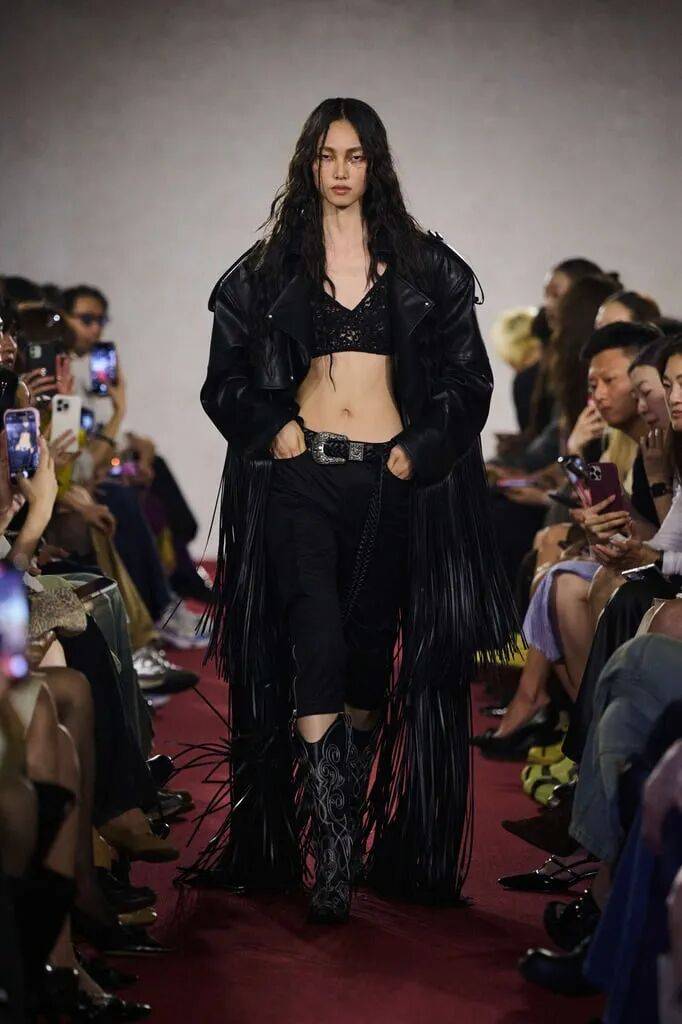 原創Markgong 2026春夏系列，強悍柔美，不羈的女性形象