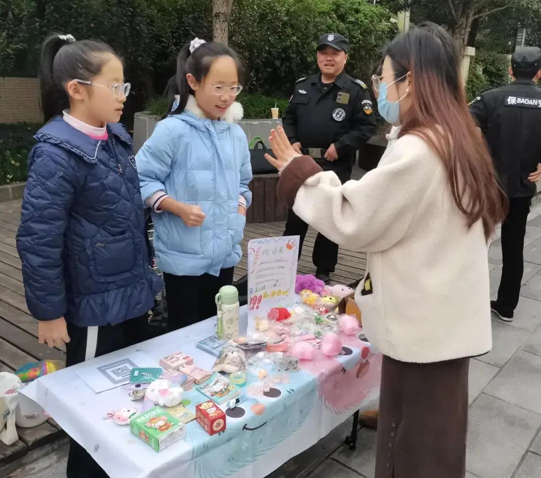 從“職業懵懂”到“商業實戰” 這所小學把職業體驗課程開進真實社會