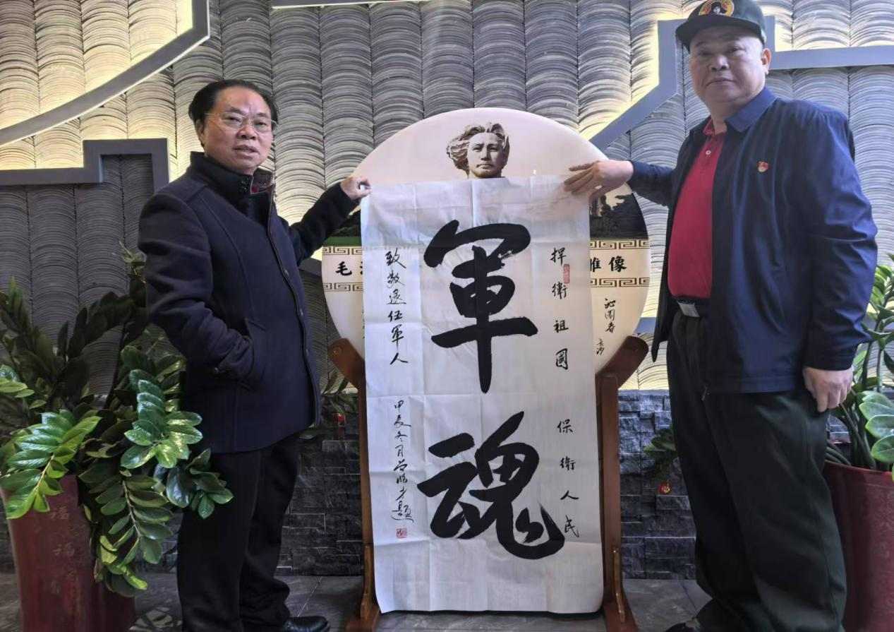 紮根人民 書法“五進”——曾昭才先生的藝術堅守與人民情懷