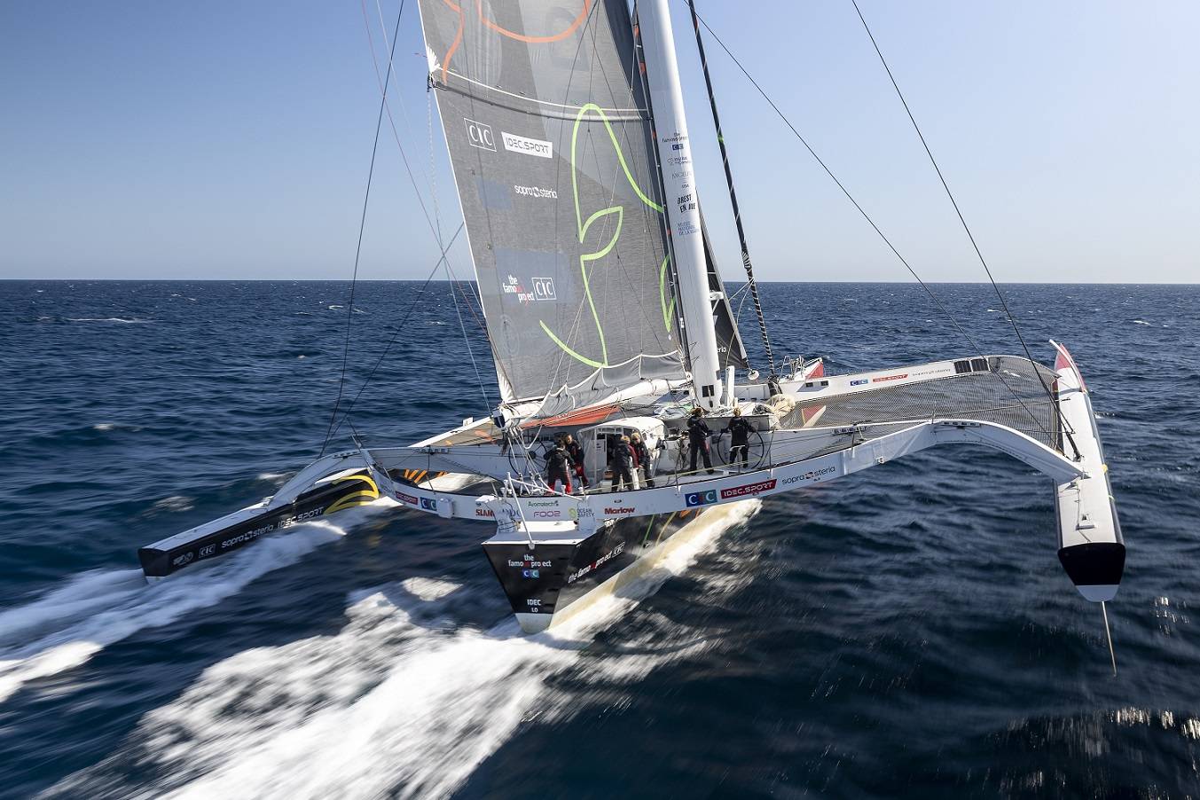 潮訊 | 理查米爾助力女性船隊完成環球壯舉，速度滑冰冠軍寧忠巖參觀歐米茄展館，COACH釋出“書寫真我故事”廣告大片