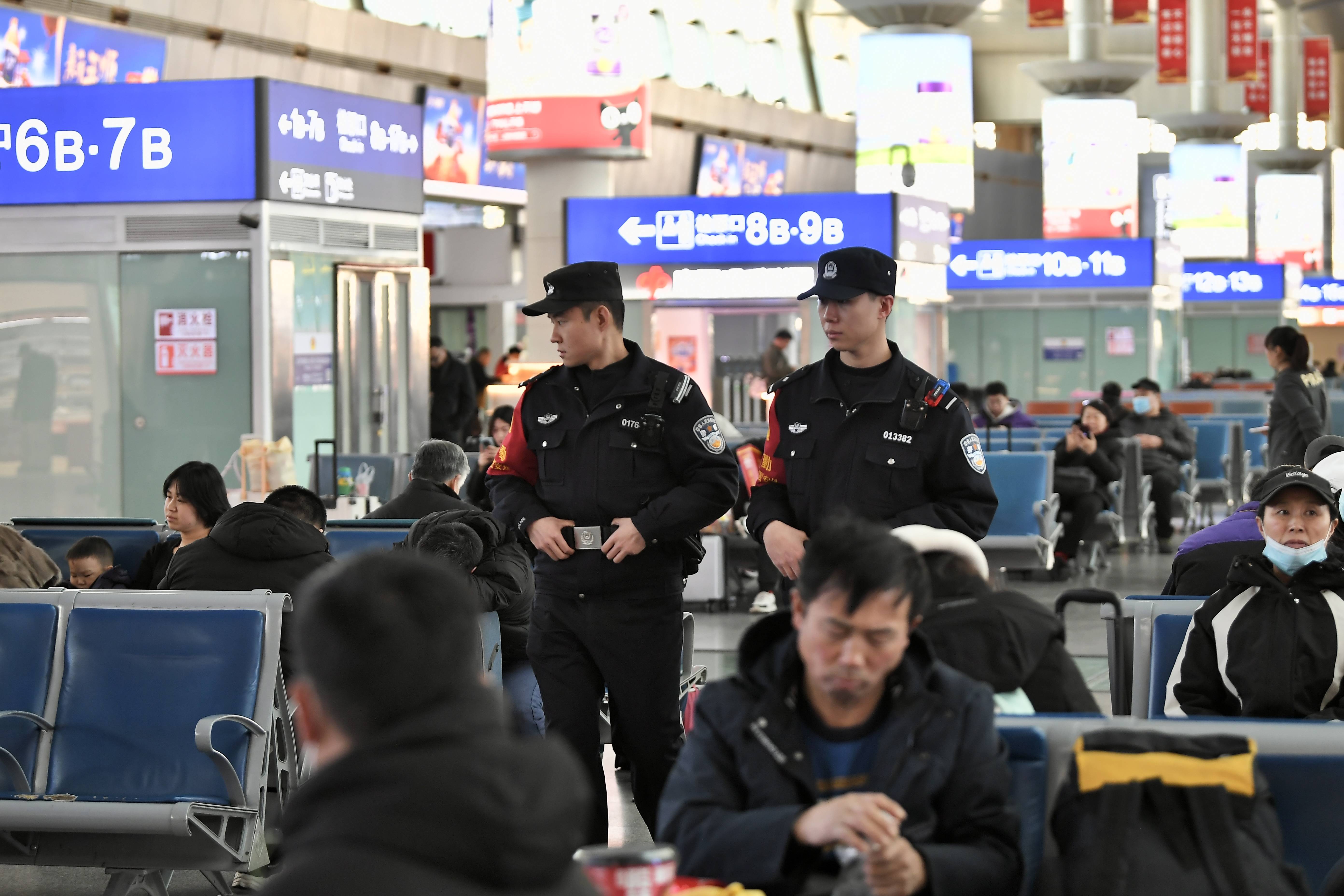 天津站派出所快速幫旅客找回遺失的揹包