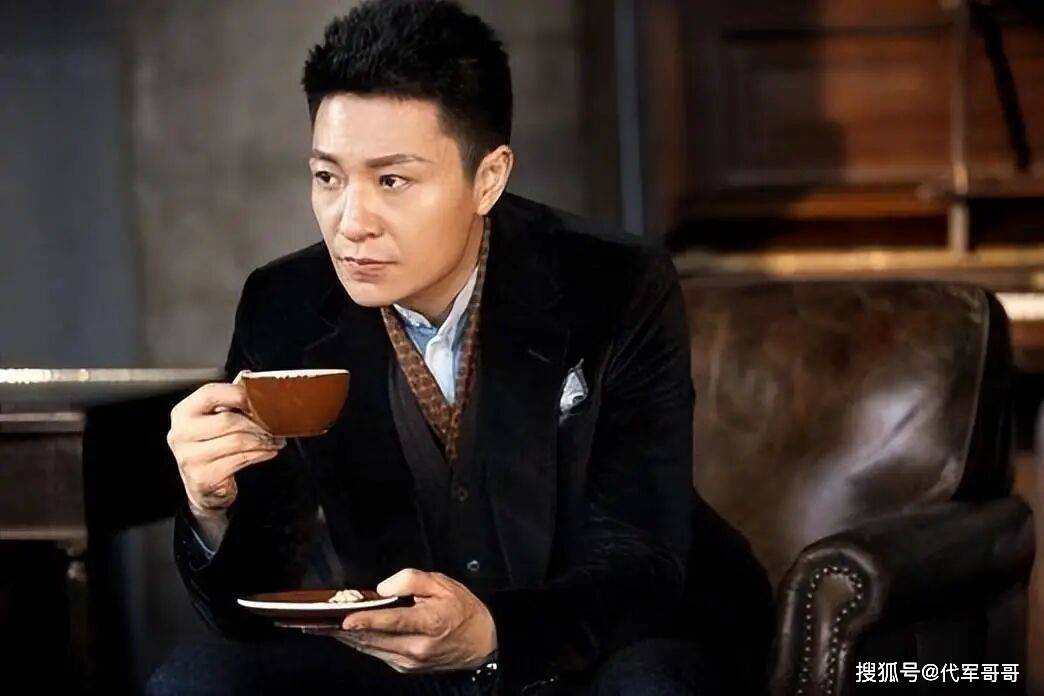 原創49歲李宗翰近況曝光！堅持不婚不育，如今與母親相依為命到處旅遊